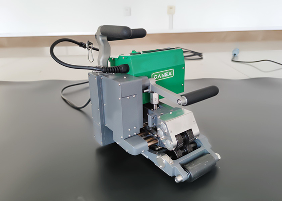 1.0-4.0mm HDPE Geomembrana soldadora de cuña caliente CX700 con potencia completa 2400W