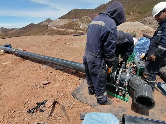 Máquina plástica de gran tamaño de la soldadura por fusión del extremo del PE 3.41cbm del tubo